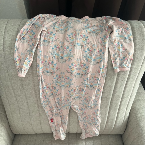 Girls Magnetic Me Bundle (6-9 mths) - Picture 5 of 5